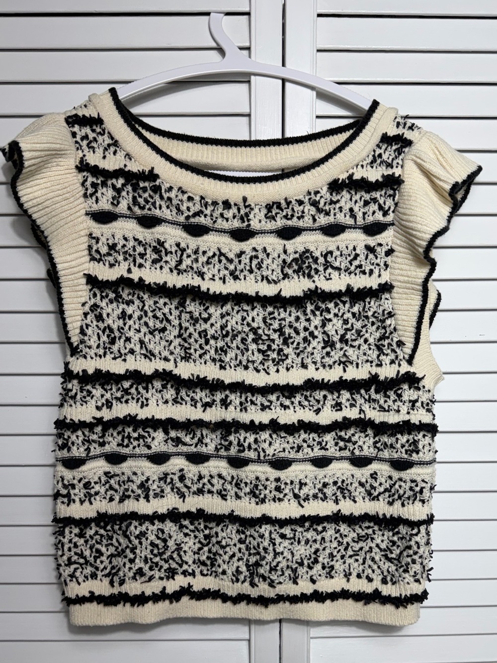 ANTHROPOLOGIE PILCRO RUFFLE SWEATER TANK SIZE S BLACK AND CREAM EXCELLENT CONDIT - Picture 9 of 13